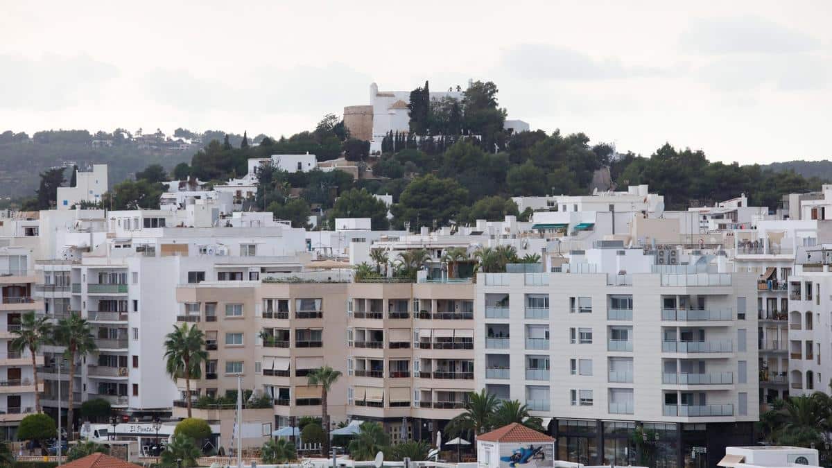 Santa Eulària remains as the town with the most expensive housing to rent