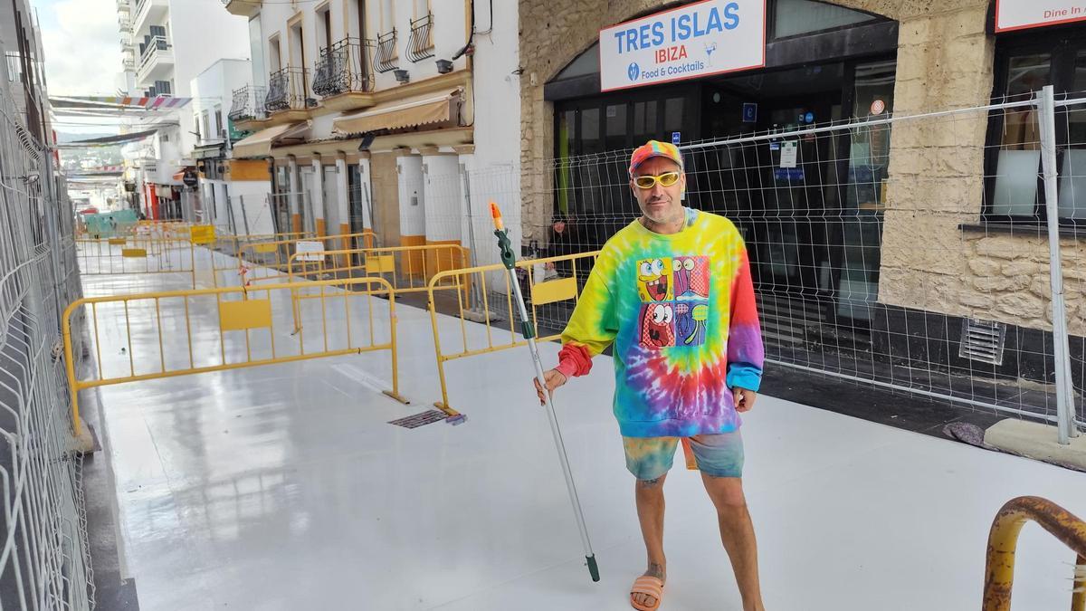 Okuda begins his work in the West End of Sant Antoni