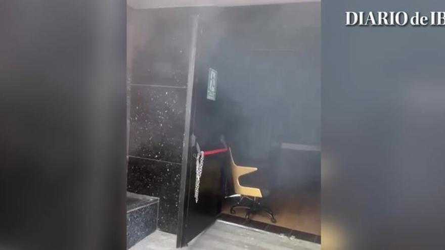 Scare due to the intense smoke in a local of Ibiza