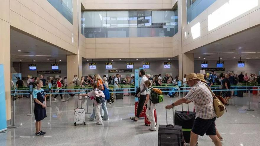 The state of Ibiza airport after the blackout