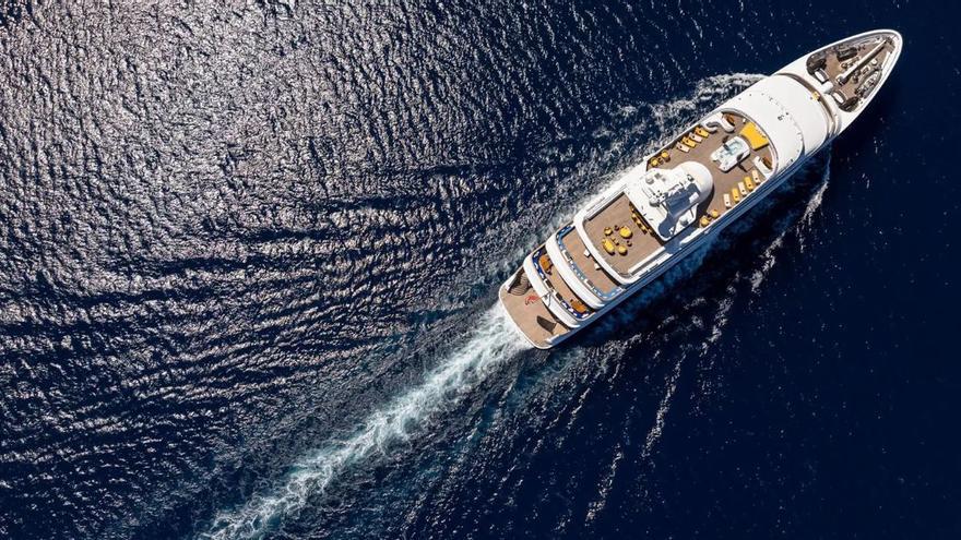 This is the 77-meter superyacht in Ibiza that rents for almost 700,000 euros per week
