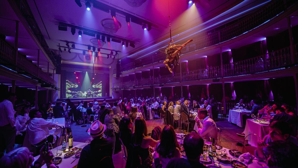 dinner shows’ to discover Ibiza from a different perspective