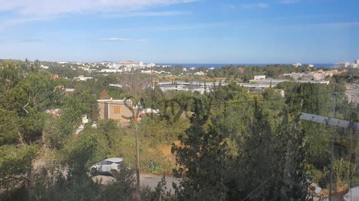 Opportunity in Ibiza: two bedroom apartment with glazed terrace and sea views