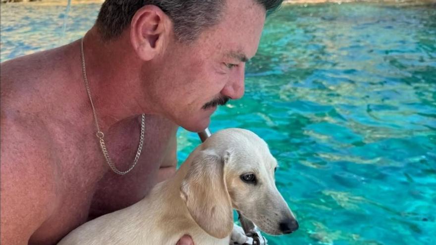 Luke Evans’ dog Lala makes her debut in Ibiza’s waters