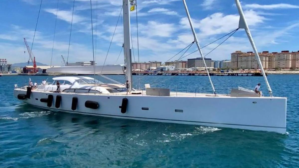 The sailboat of the multimillionaire with the most expensive art collection in history is in Ibiza