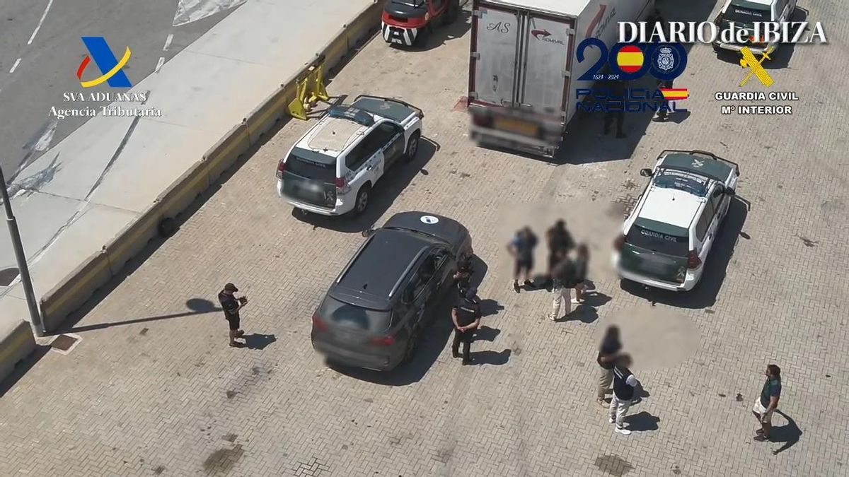 2,500 kilos of hashish seized in the port of Ibiza inside a truck