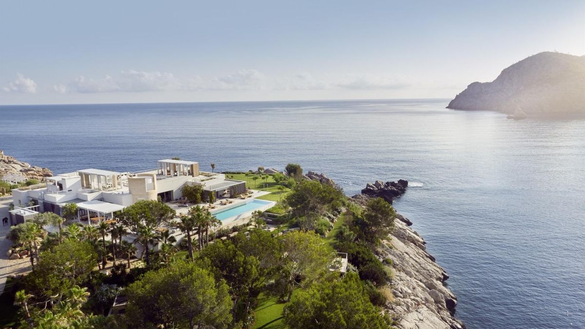 Ibiza, the island with the most celebrity mansions per square meter in Spain: find out who invests in the island