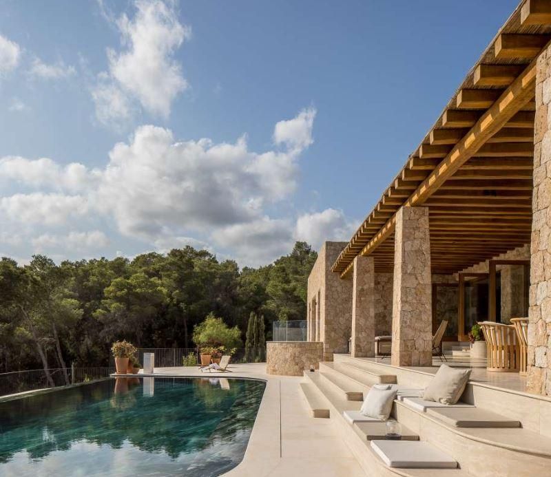 do you know which is the most exclusive property in Santa Eulària?