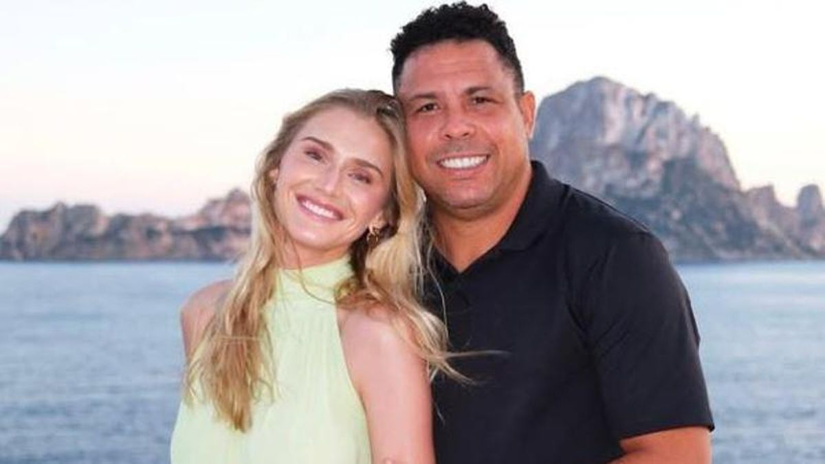 Legendary ex-footballer Ronaldo takes a few days off in Ibiza while deciding his future
