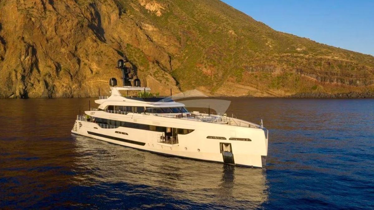 The yacht with the most striking ‘beach club’ arrives in Ibiza