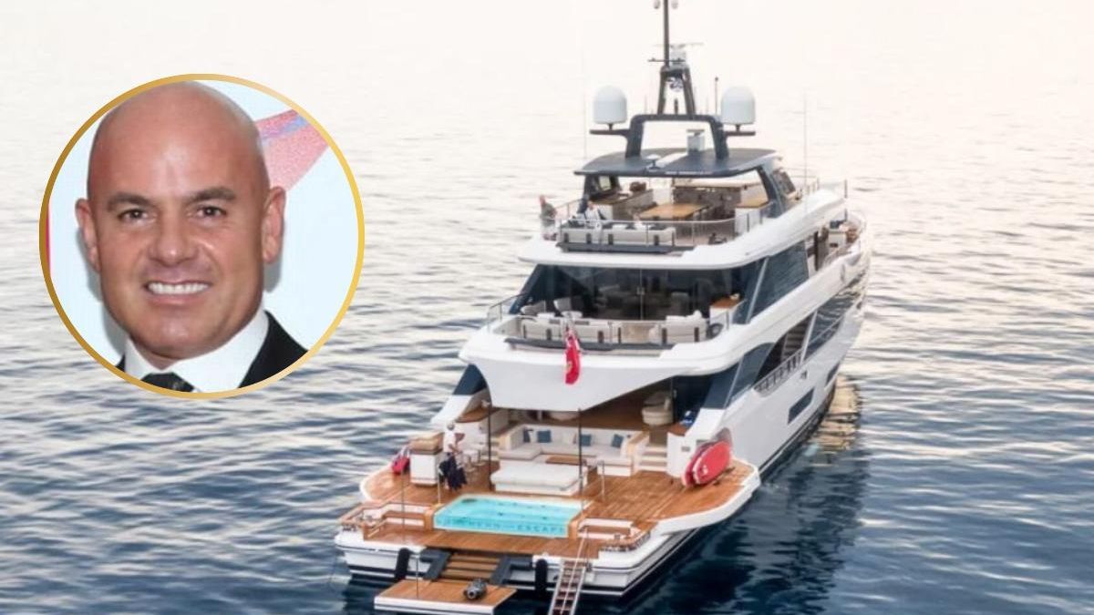 The Tosun yacht sails around Ibiza: its owner bought the mansion that Michael Jackson wanted to rent