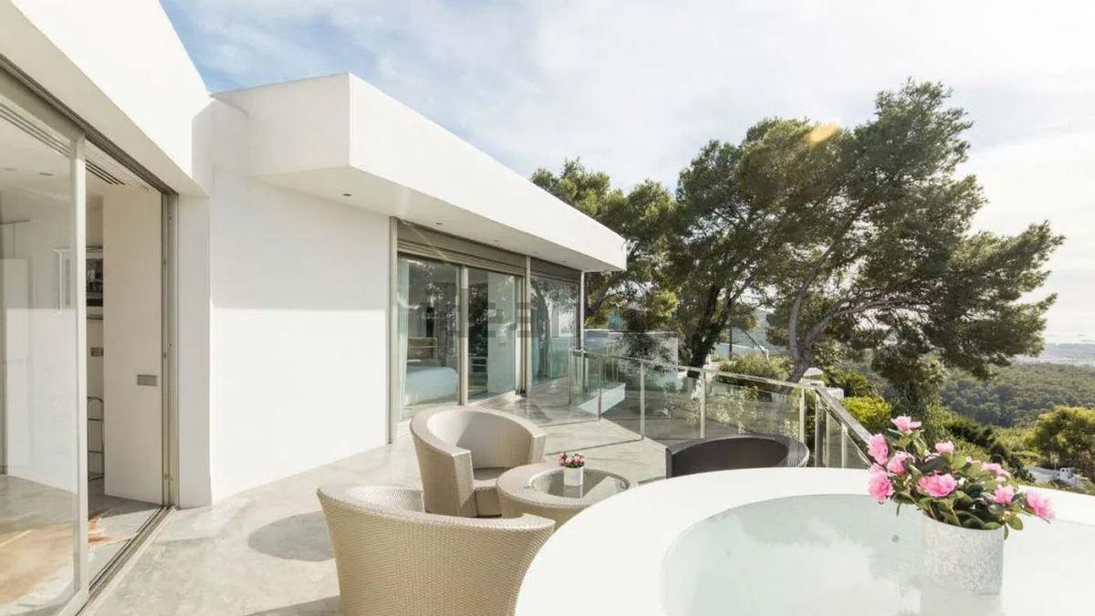For sale in Ibiza a dream house with gym, cinema and nightclub