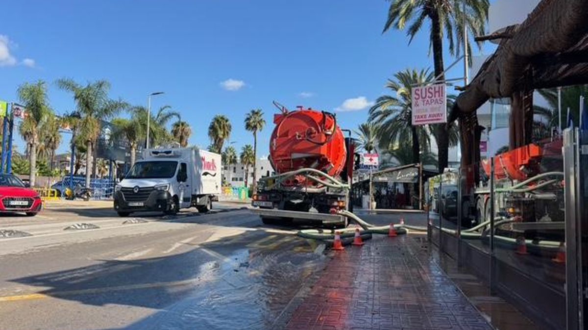 Effect of the catastrophic rains in Sant Josep: UME works hard to clear the access to Platja d’en Bossa