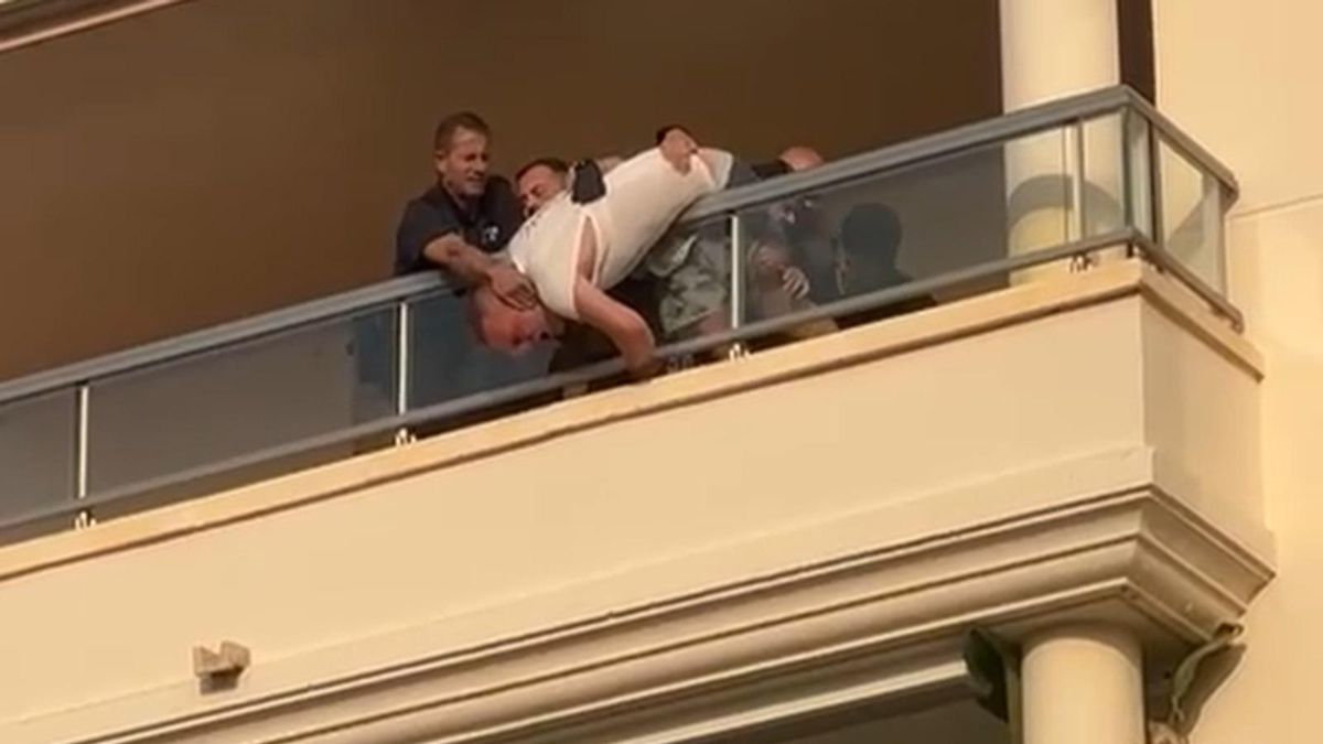 Ibiza apartment that a man tried to throw himself out of: years of complaints for illegal renting, drugs and prostitution