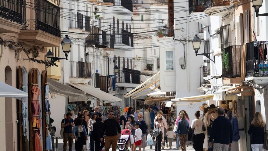 Exceltur sets Ibiza as an example in the fight against illegal tourist rentals