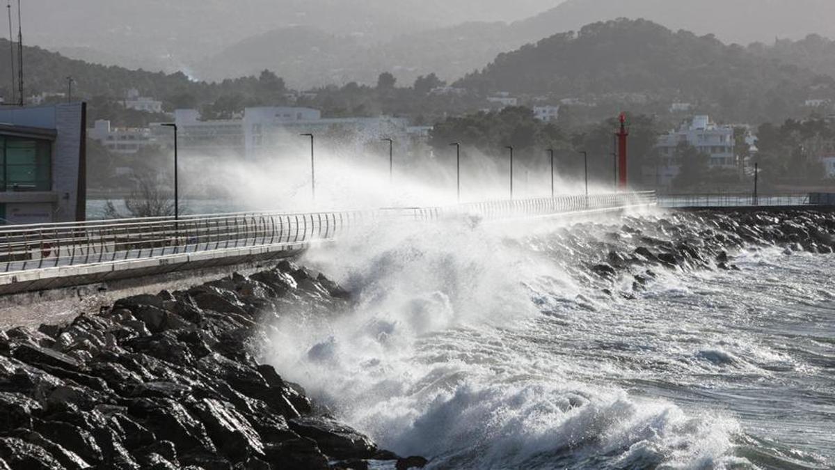 The rain and wind storm is set to continue into the weekend in Ibiza and Formentera: yellow alert maintained until Saturday