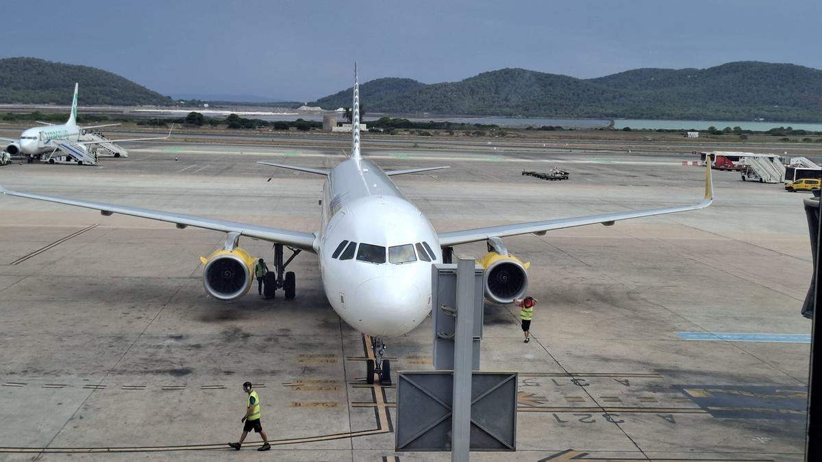The Ibiza airport expects 316 flights during the long weekend of the Constitution