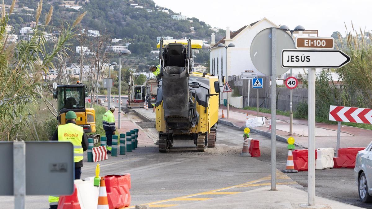 Roads of Ibiza: The Jesús crossing is in worse condition than expected and will remain closed for another two weeks due to roadworks