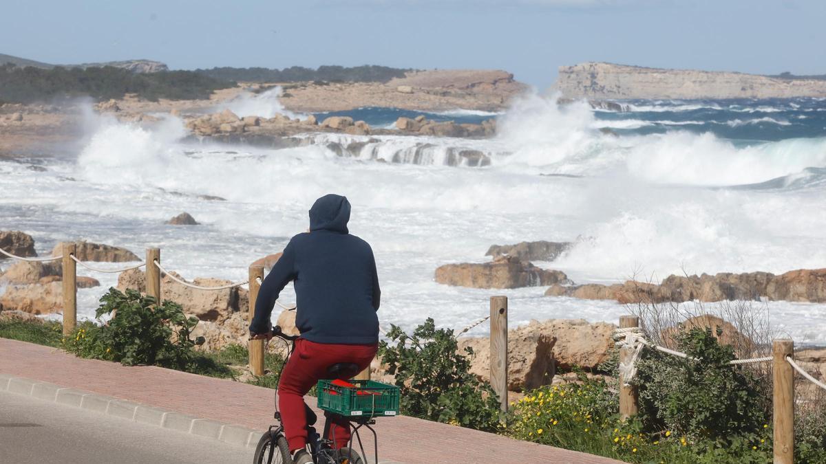 The Aemet raises to orange the wind alert in Ibiza: gusts can exceed 100 kilometers per hour