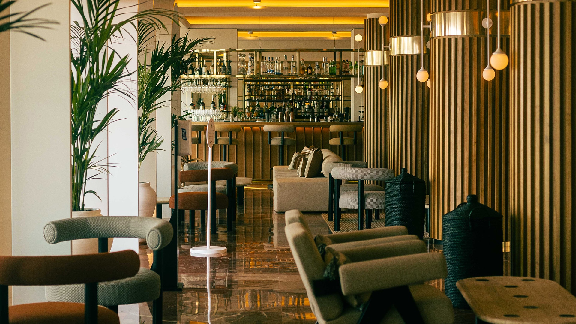 4 star hotels save end-of-season occupancy in Ibiza