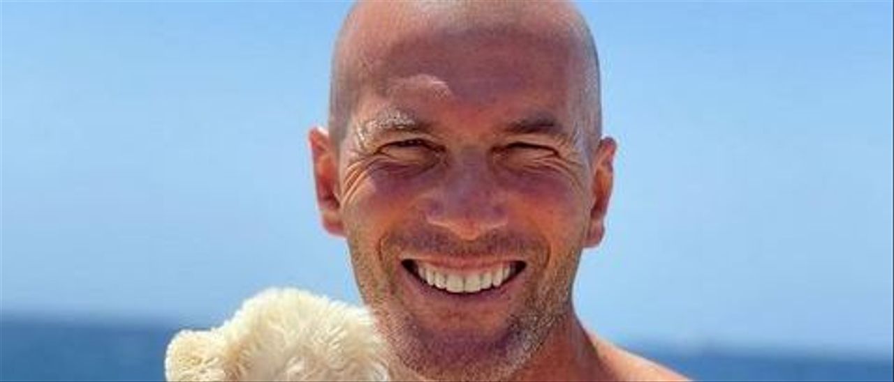 Zinedine Zidane, on holiday in Ibiza with his pet