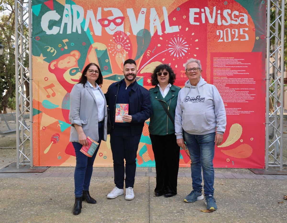 Presentación del Carnaval Eivissa 2025 en el paseo de Vara de Rey. | MARCELO SASTRE