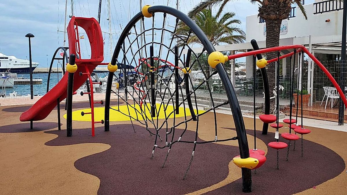 Port of La Savina playground opens