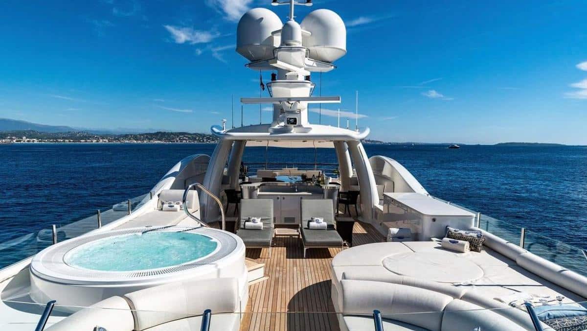 Deck of the 'Deniki'