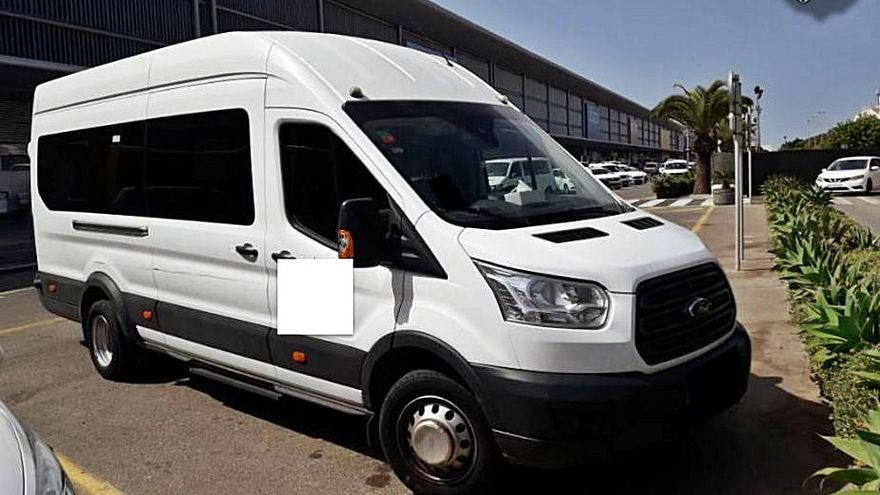 Fine of 6,001€ for working as a pirate taxi driver in Ibiza