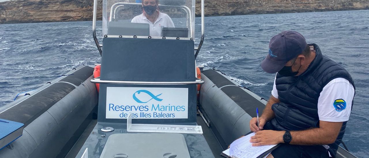 Only eight Formentera recreational boats fishing for 'raor'