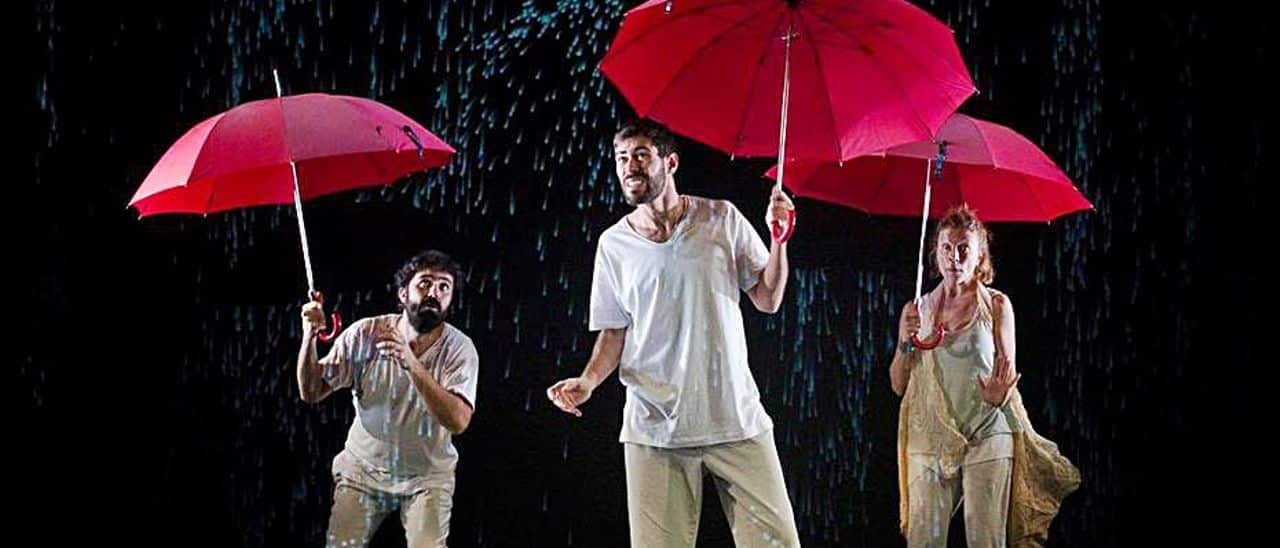 Dance and fantasy with the show 'Blowing' in the Pitiusas Islands