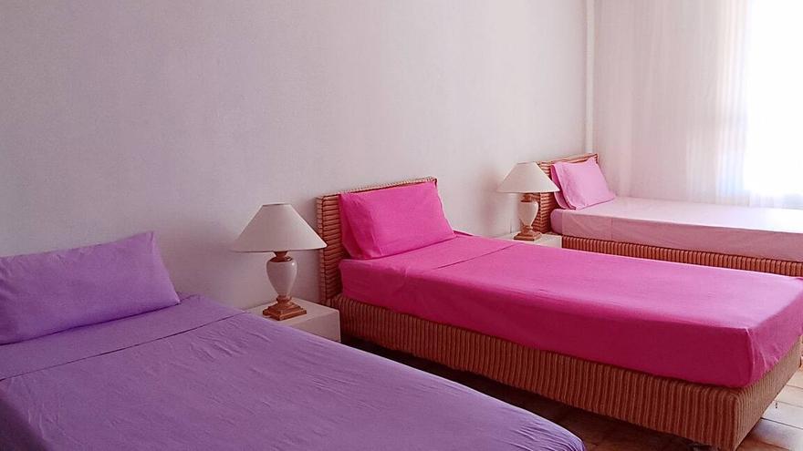 A vacation rental portal offers a villa with its own disco in Ibiza