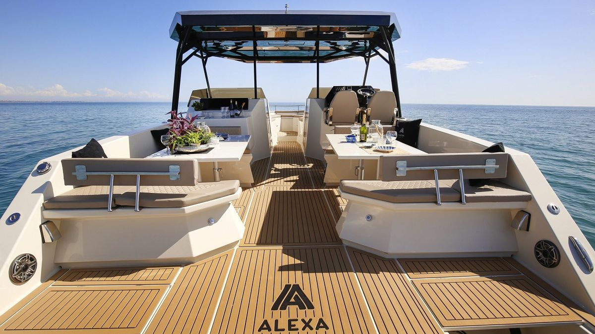 Would you like to buy or hire a boat in Ibiza?