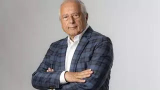 'Unas Hierbas con...' the journalist and cultural icon of Ibiza Juan Suárez