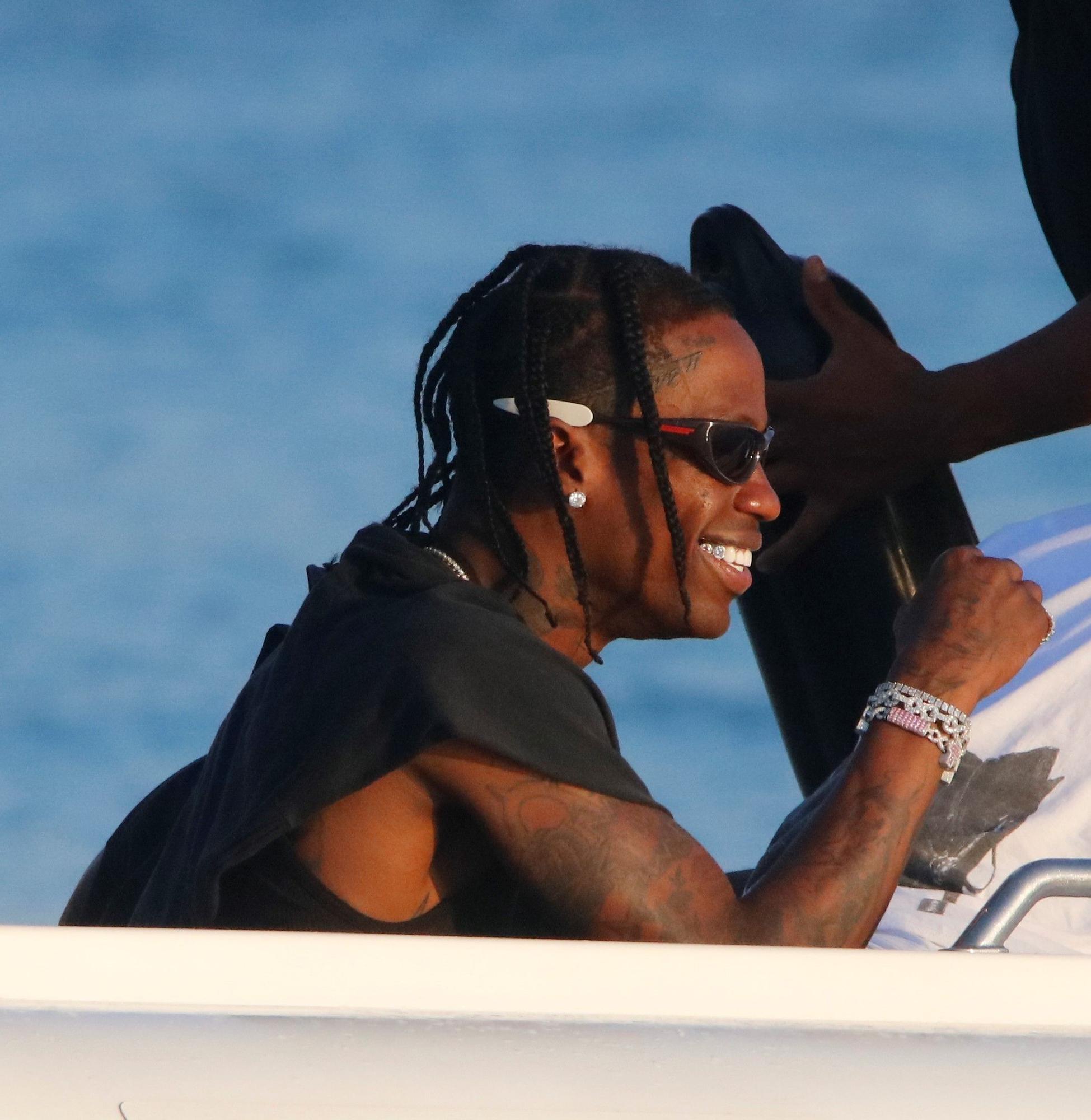 Mira aquí todas las imágenes de Travis Scott en Ibiza KARRY GR