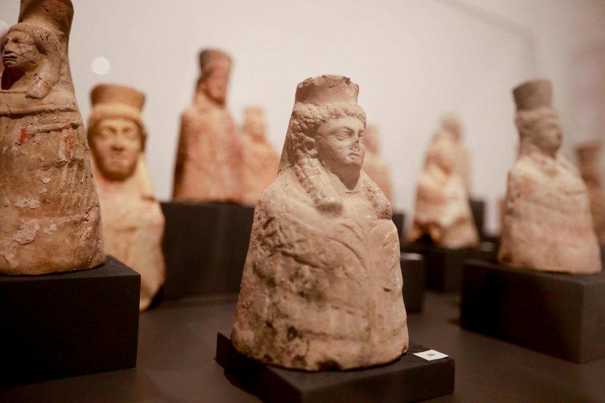Exposición de figuras de Tanit en el Museo Monográfico de Puig des Molins.
