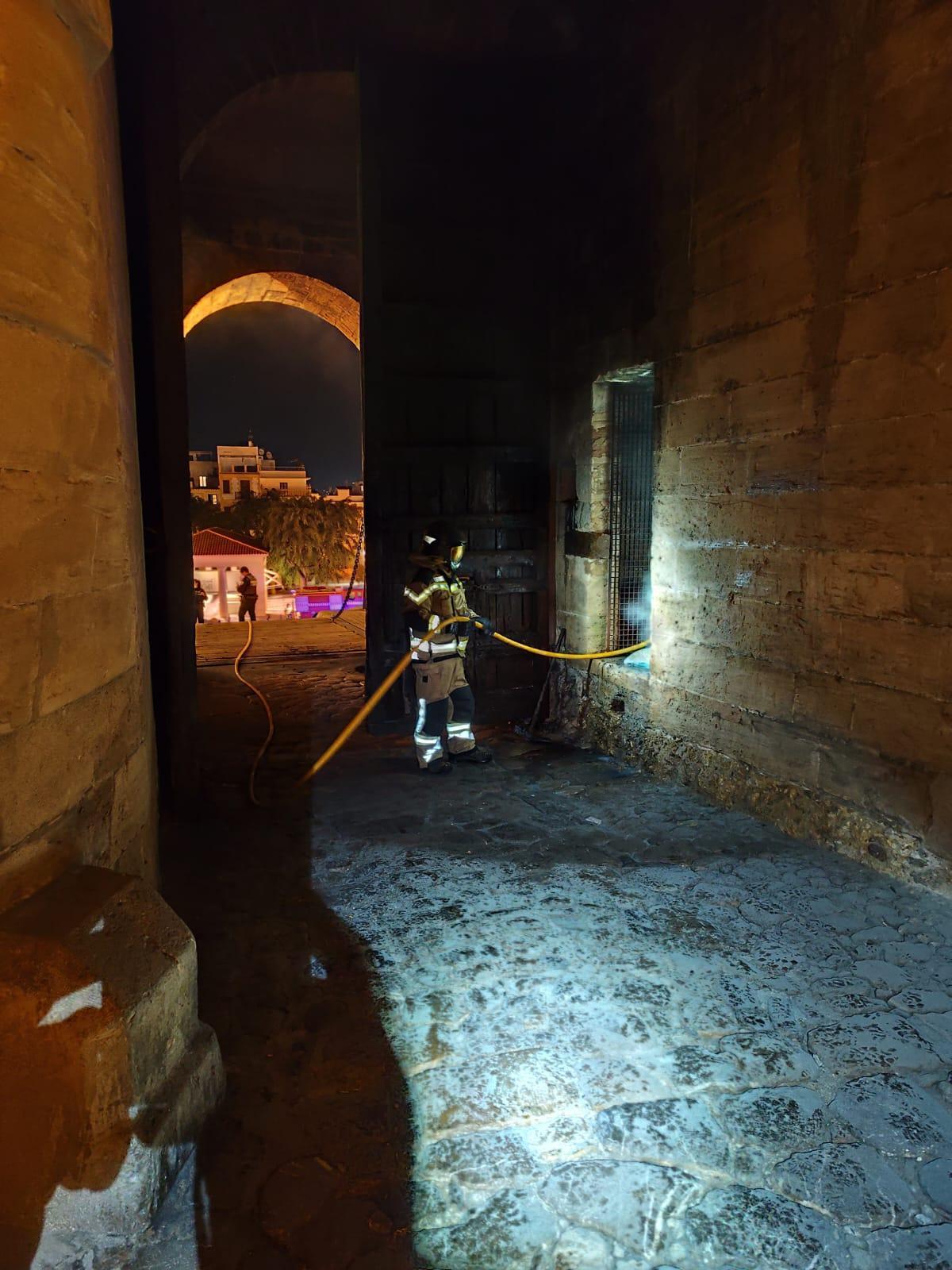 Se desplazaron tres bomberos y un caporal hasta la zona