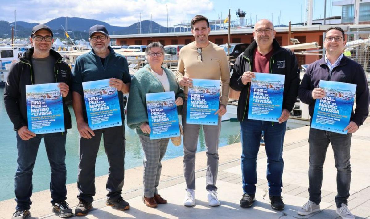 Presentación de la feria ayer en el muelle de pescadores. | ASA