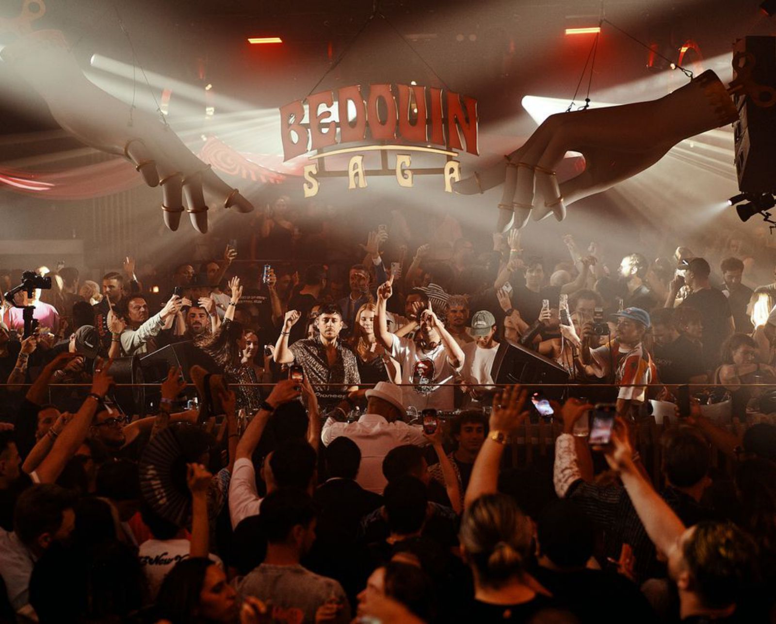 La fiesta SAGA de Bedouin en Pacha Ibiza.