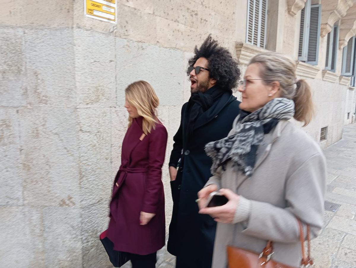 Salman Behbehani en su llegada a la Audiencia Provincial