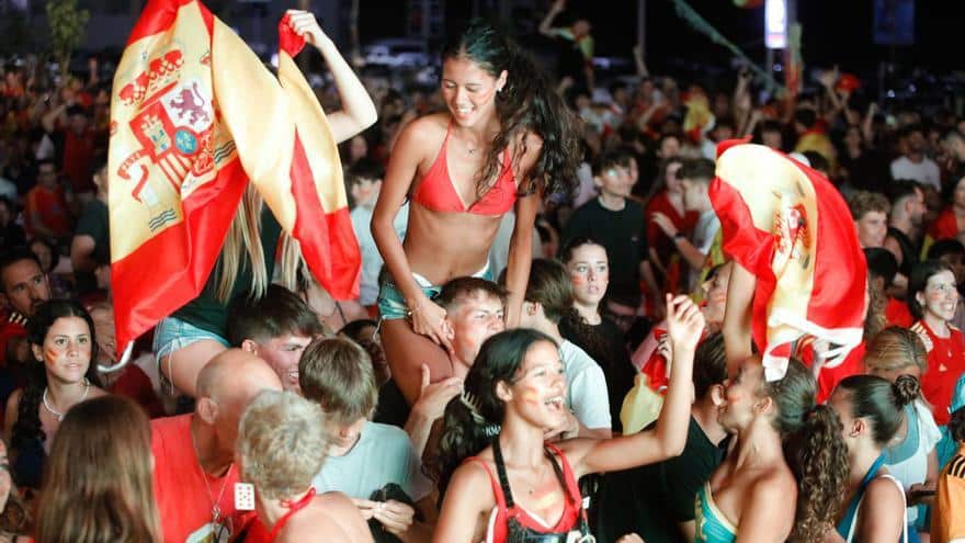 Ibiza explodes with joy after Spain's victory in the European Championship