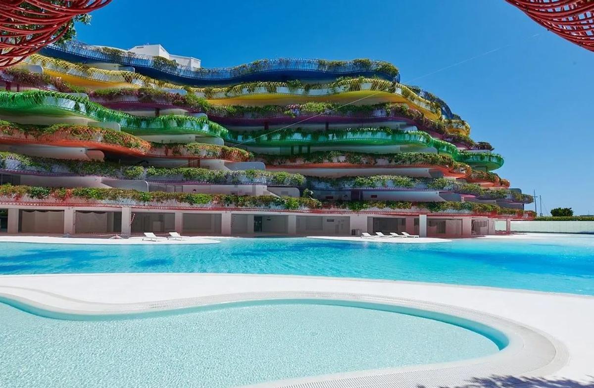 Todos los apartamentos tienen vistas al mar.