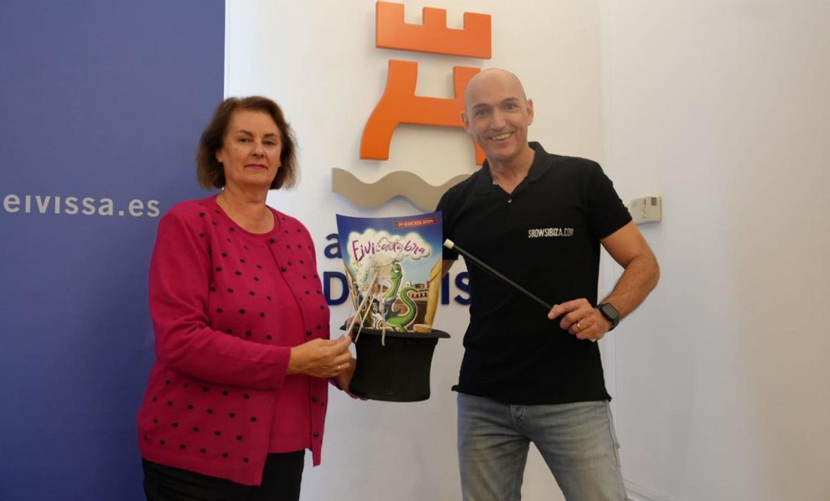 Vila abre la puerta a la Navidad con magia en ‘Eivicadabra’