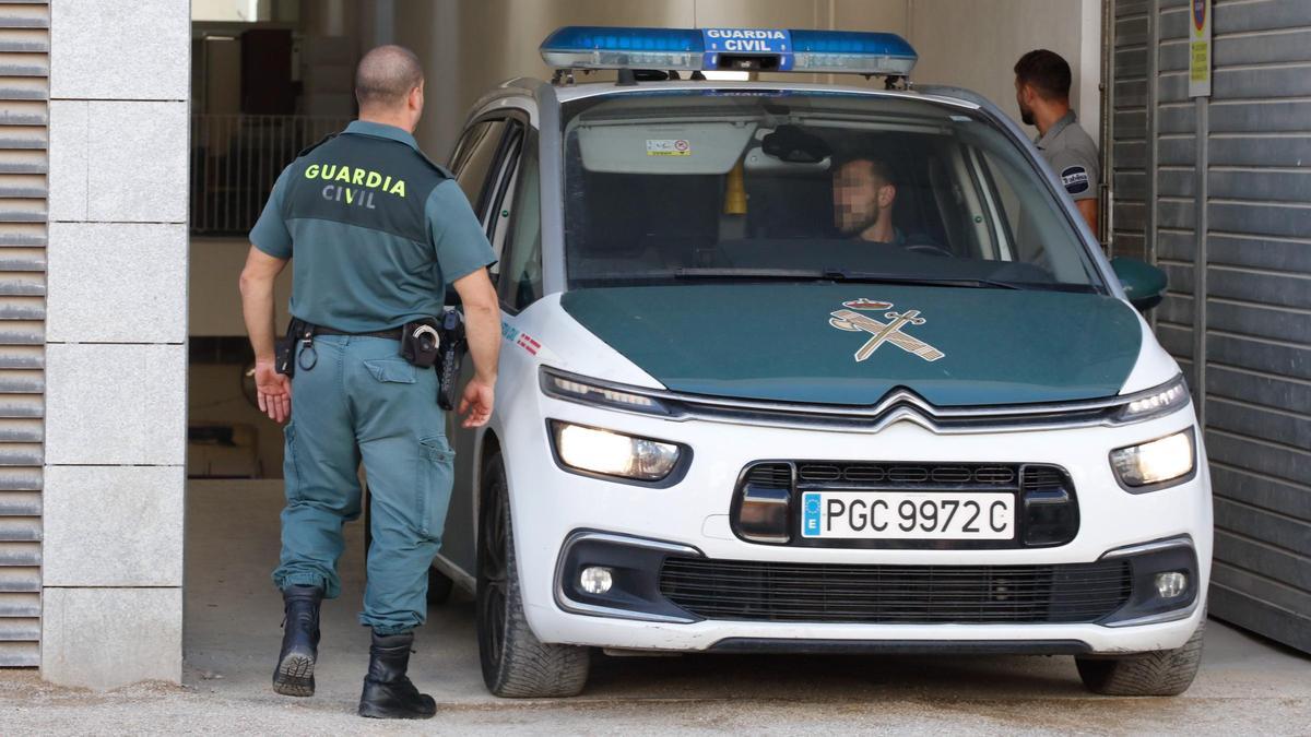 Agentes de la Guardia Civil.