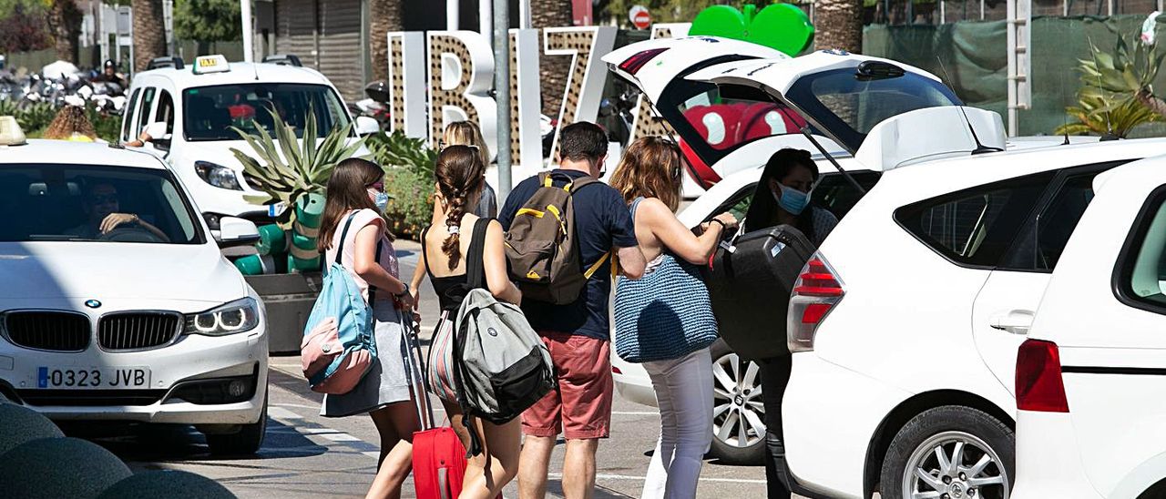 Ibiza and Formentera start season with 749 companies and 13,565 fewer jobs than 2019